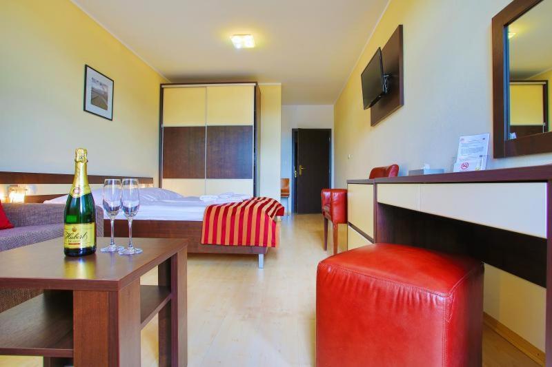 Apartman Studio Lux S Terasou Harmony V Thermal Parku Besenova S Vyhladom Na Bazeny Exterior photo